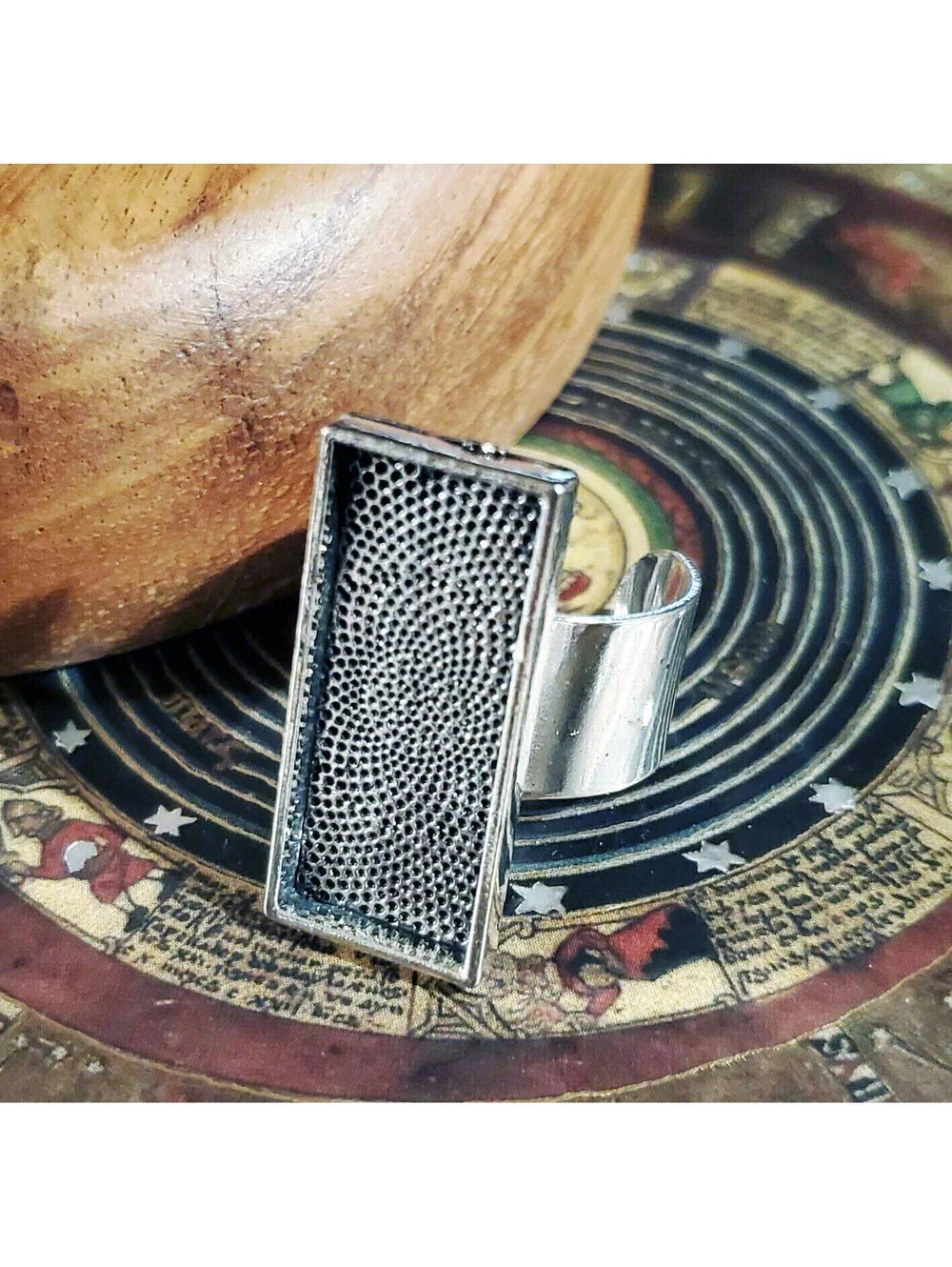 Avant Garde Antique Silver 20x10mm Rectangle Cabochon Setting Ring Blank Base